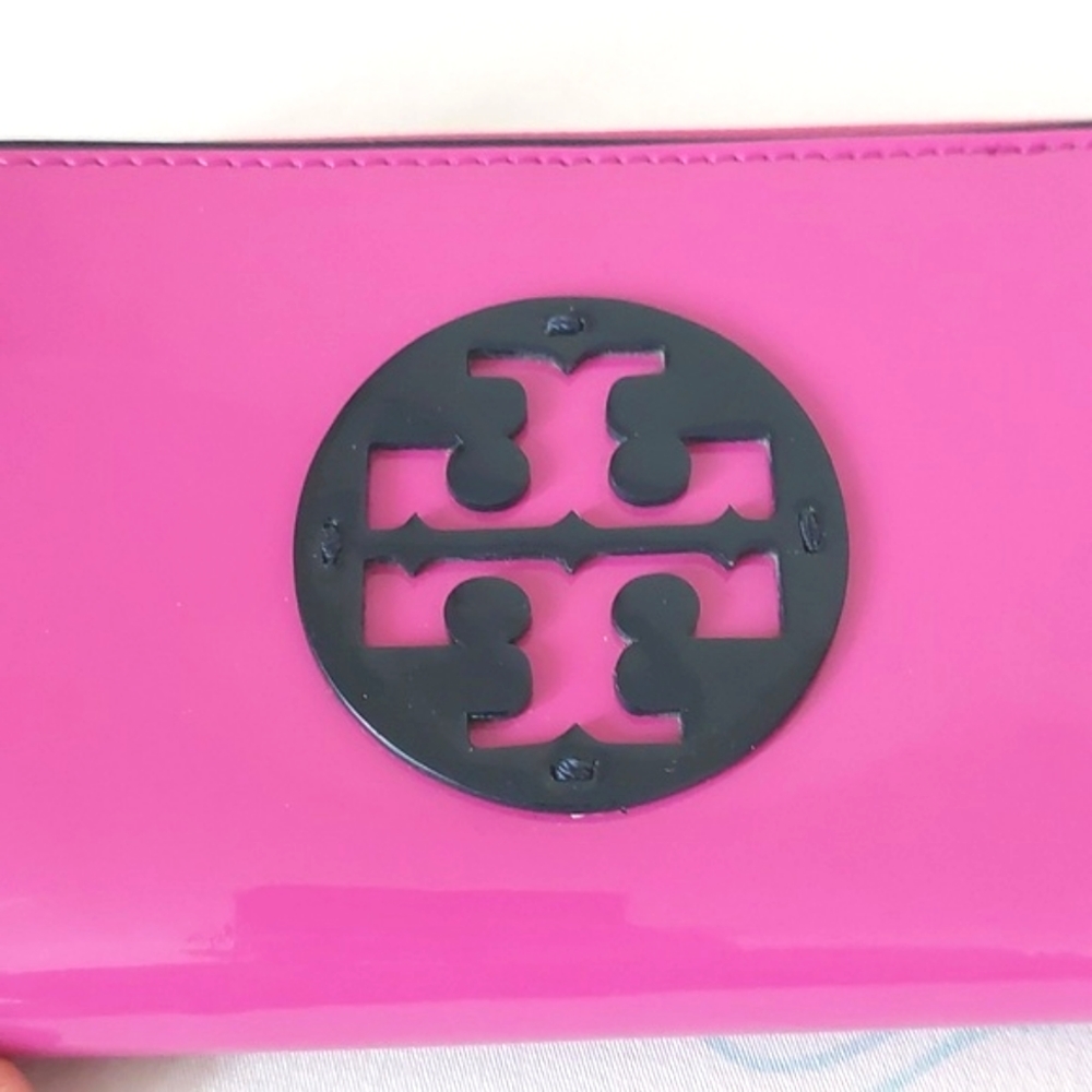 Tory burch large zip around wallet - Picture 7 of 13